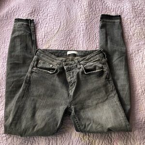 Zara grey skinny jeans🖤